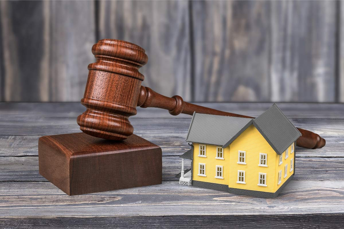 Ein Haus unter dem Hammer- Zwangsversteigerungen als Chance