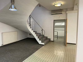 Ladenlokal und Büroflächen