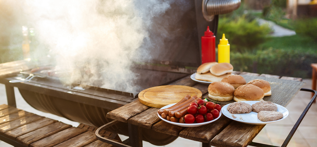 Grillen auf dem Balkon Was ist erlaubt für Eigentümer & Mieter?