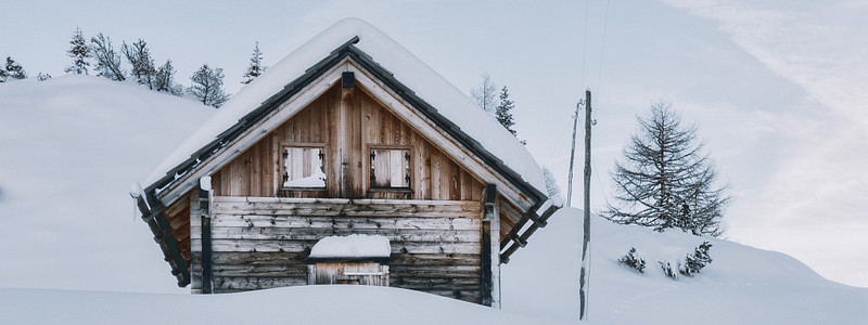 Elementare Gefahr: die Schneehöhe auf Dächern