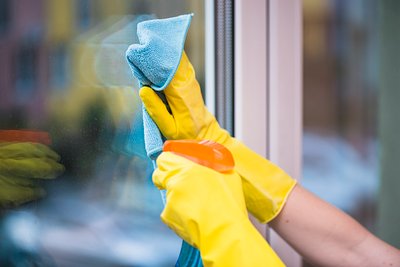 Saubere Fenster sehen nicht nur schön und gepflegt aus: sie lassen auch mehr Licht herein, und Ihr Zuhause so weitaus einladender wirken!