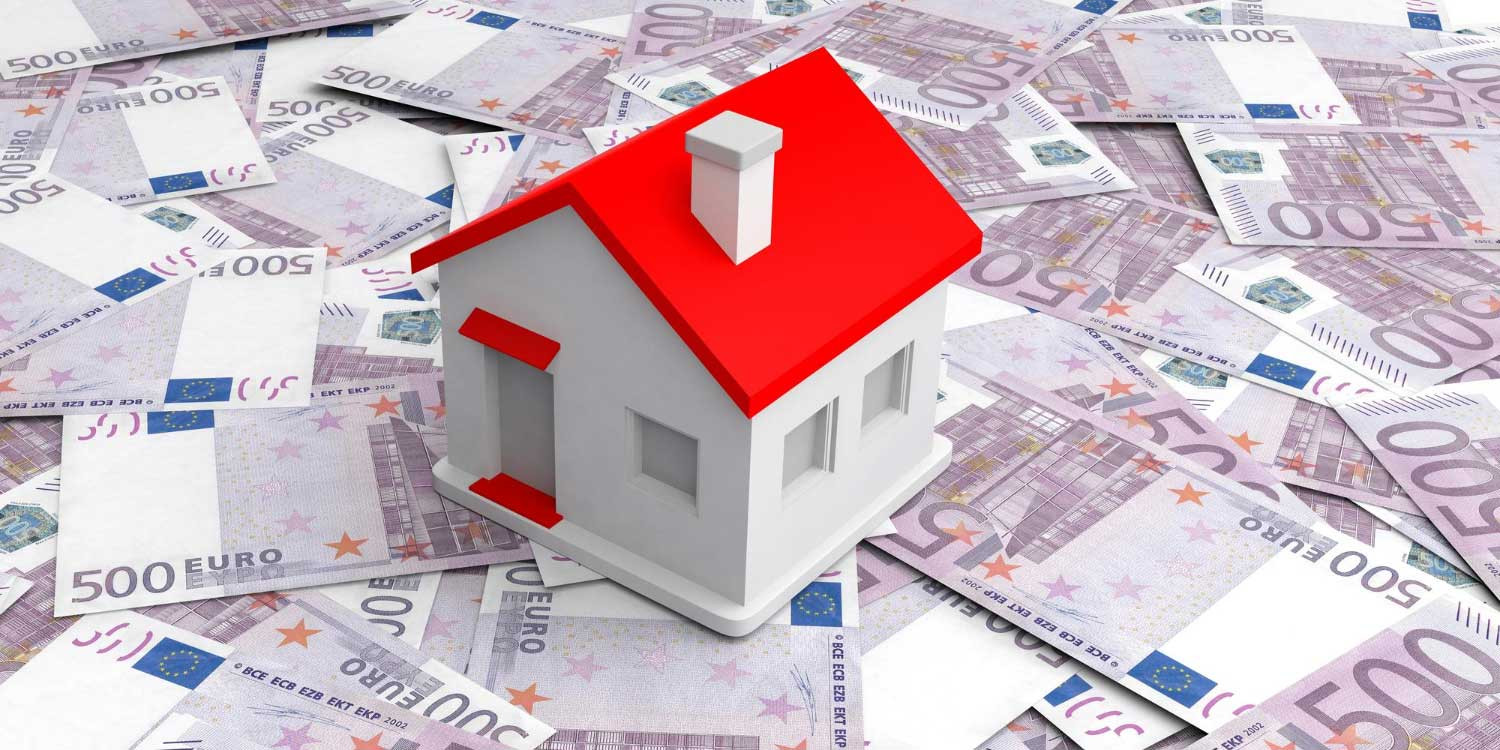 Variables Darlehen, Symbolbild: Haus auf 500-Euro-Scheinen