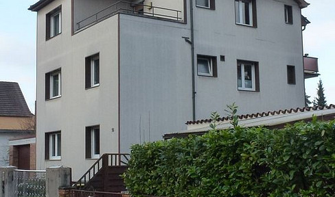Bright and friendly 2-room apartment in a quiet location with two sunny balconies
