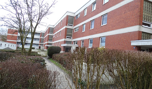 Brokerage-free: 3-room apartment with loggia in Neumünster Ruthenberg