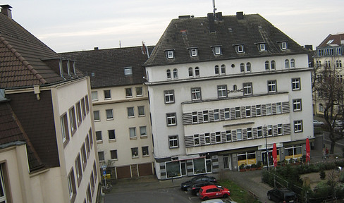 Gut geschnittene Wohnung mit Dachterrasse im Kaiserstrassenviertel