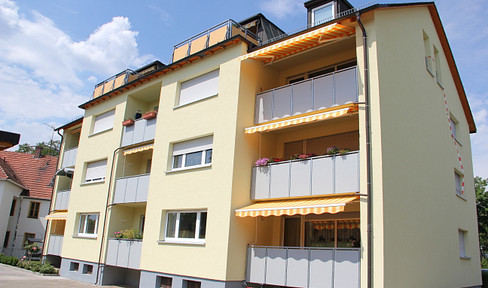 Renovated large and bright 3-room apartment in a central location!