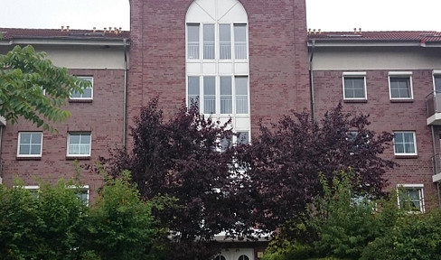 Bright 1-room apartment with balcony near the castle