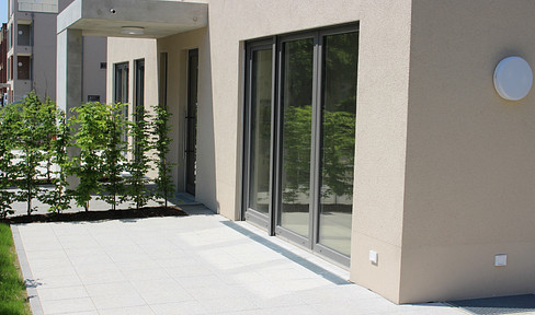 Rarity: Exclusive 3-room apartment with a large garden, and top-quality features!