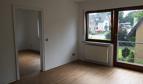 BI-Jöllenbeck: Temporary position (for a maximum of 4 months): 4-room apartment, 1st floor, with balcony and garden, also suitable for shared living!