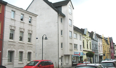 SIEGBURG-CITY: 2-ROOM APARTMENT - 2 WEEKS FREE RENT. SUN-DRENCHED LIVING ROOM.