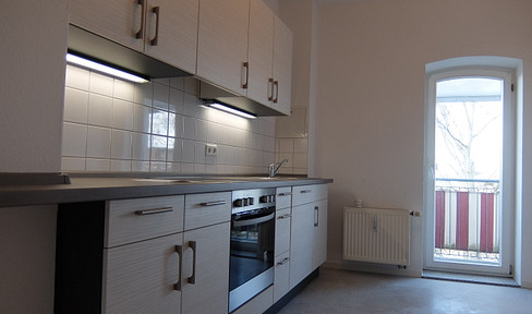 3-room apartment with balcony in well-kept Art Nouveau house