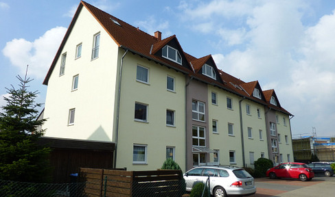 Sehr schöne Dachgeschosswohnung über 2 Etagen in einem gepflegten Haus mit Balkon, Küche, Stellplatz