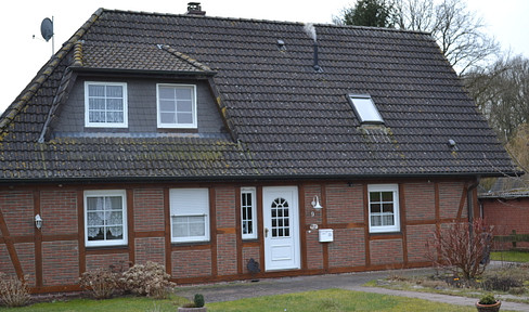 FOR RENT!!! Half-timbered detached house, directly on the Elbe embankment.