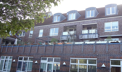 Zentral gelegene gepflegte 3-Zimmer-DG-Wohnung in Ahrensburg