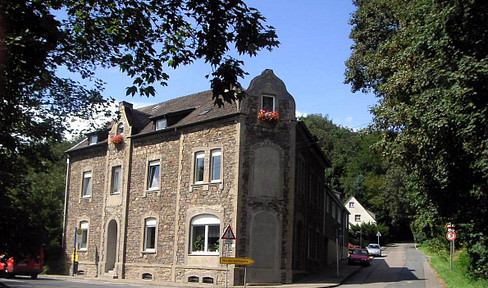 2,5-R.-Wohnung im Natursteinhaus in grüner Lage