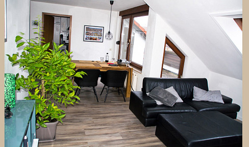 Attractive 2 1/2 room attic apartment in a quiet location