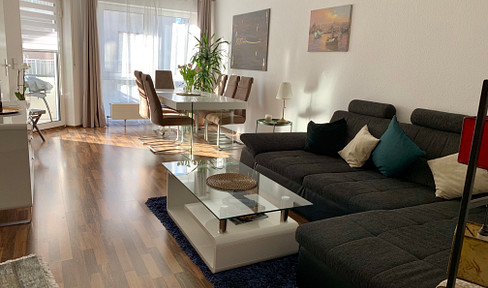 Well-maintained 3-room apartment, conveniently located near the exhibition center, in a popular area.