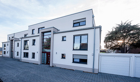 Exclusive apartment with a garden and south-facing orientation.