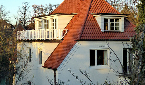 Penthouse of a 20's villa in Othmarschen