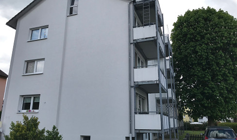 Ruhige 3,5 Zimmer Wohnung mit Balkon und Tgl. Bad