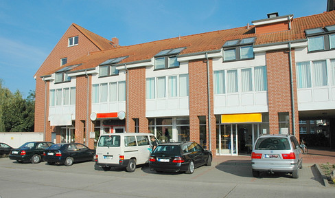 Modernisiertes Haus in einer Wohnanlage inkl. Praxisräume. Sehr gut für Investoren geeignet.