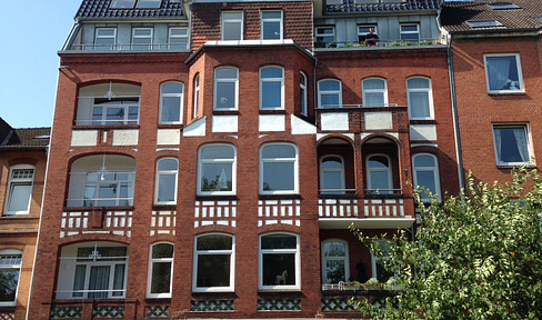 Beautiful apartment in old building, Holtenauer Str., 3 balconies, elevator, luxury kitchen with granite worktop