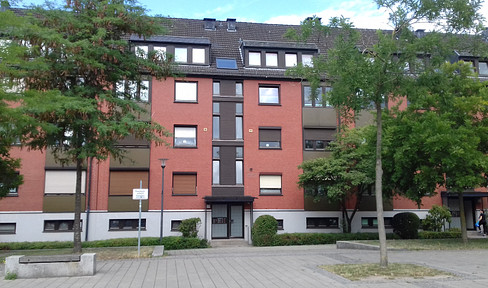 Sunny 3-room apartment in the eastern suburbs.