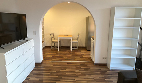 Furnished 1.5-room apartment with balcony.