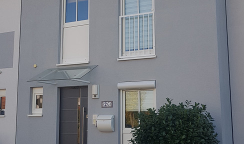 Terraced house with large garden