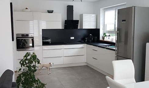 Wohnung in Doppelhaus mit Garten / Baujahr 2018