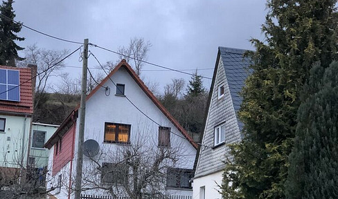 Kleines Haus für die kleine Familie mit 300 m² Garten