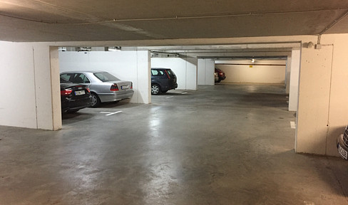 Tiefgaragenstellplatz in Essenheim (kein Doppelparker!)