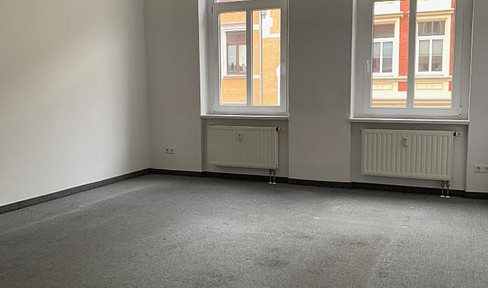 Mit Balkon! frisch renovierte 3-Zimmer-Wohnung - Zentrum