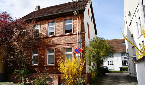 *Provisionsfrei** Ein Haus mit Geschichte - stilvolles 1- bis 2-Familienhaus in tipp-topp Zustand