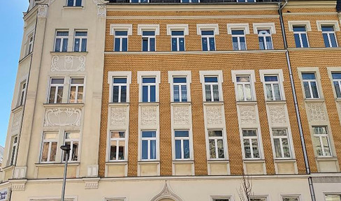 3-room top floor apartment in the Neundorfer Vorstadt