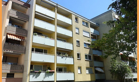 8 3 0,- für renovierte 2 Zimmer 60 qm inkl. EINBAUKÜCHE + SONNEN- BALKON + LIFT