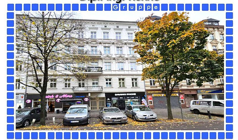 Beautiful old apartment in the side wing