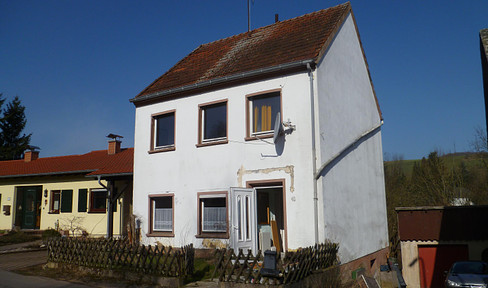 Zerf - Attention craftsmen - old building in need of renovation with planning permission for 2 family house