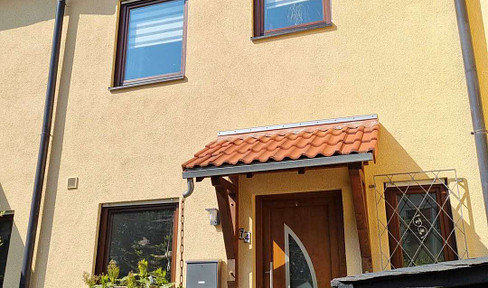 WRS Immobilien - buyer's commission free - Niederdorfelden - mid-terrace house with 2 double parking spaces