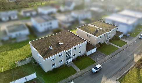 Two apartment buildings near Herford hospital with 8 apartments and 8 garages