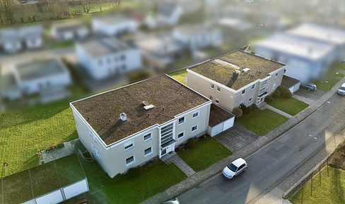 Two apartment buildings near Herford hospital with 8 apartments and 8 garages