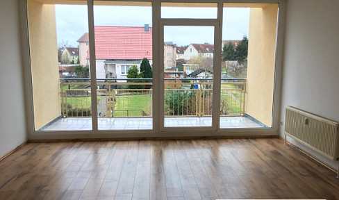 Apartment with fitted kitchen, balcony and parking space in the underground garage