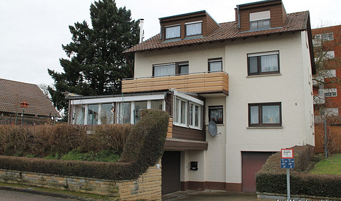 Charming 2-3 family house with potential - currently used as a detached house