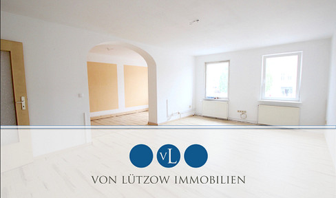 Available immediately! Pure tranquillity & located on the market square l 3-room apartment l 1st floor l Laminate bathtub