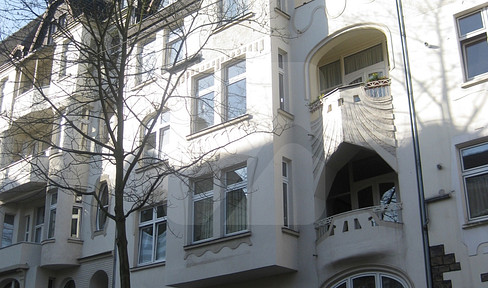 Hagen-Wehringhausen: Charming 2-room apartment in an old building on the top floor