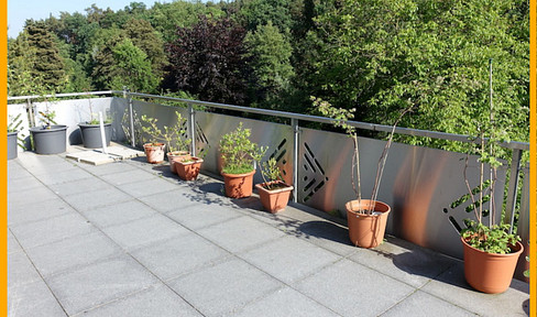 1 7 5 sqm like a HOUSE within a HOUSE on 2 floors + large SUN TERRACE + play garden + 2 parking spaces