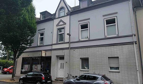 Well-maintained apartment building with 6 residential units - store & garage yard in Oberhausen-Styrum
