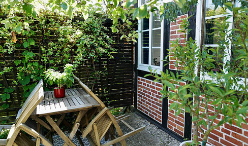 In the middle of the family-friendly Christkinddorf - country house idyll with tax advantages - versatile use - brokerage-free!