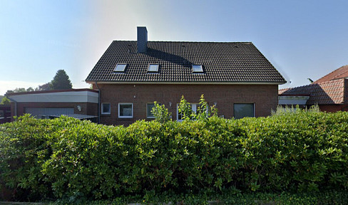 Level living with fitted kitchen, covered terrace and garden!