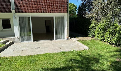 Dortmund South, Hacheney, garden apartment, 222 m2 lawn, shrubs and trees